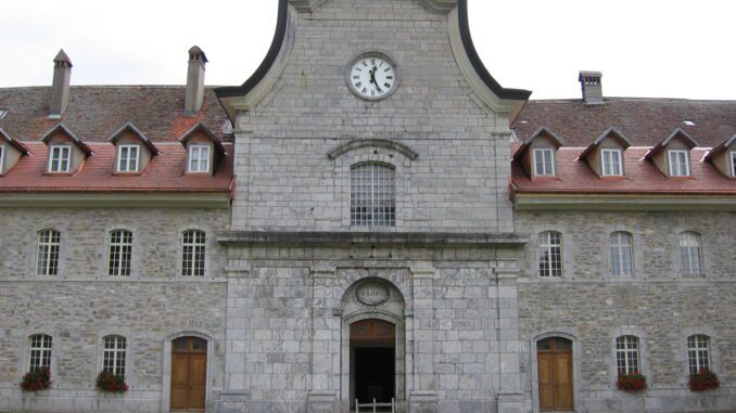 Facciata della Certosa di Valsainte, Svizzera