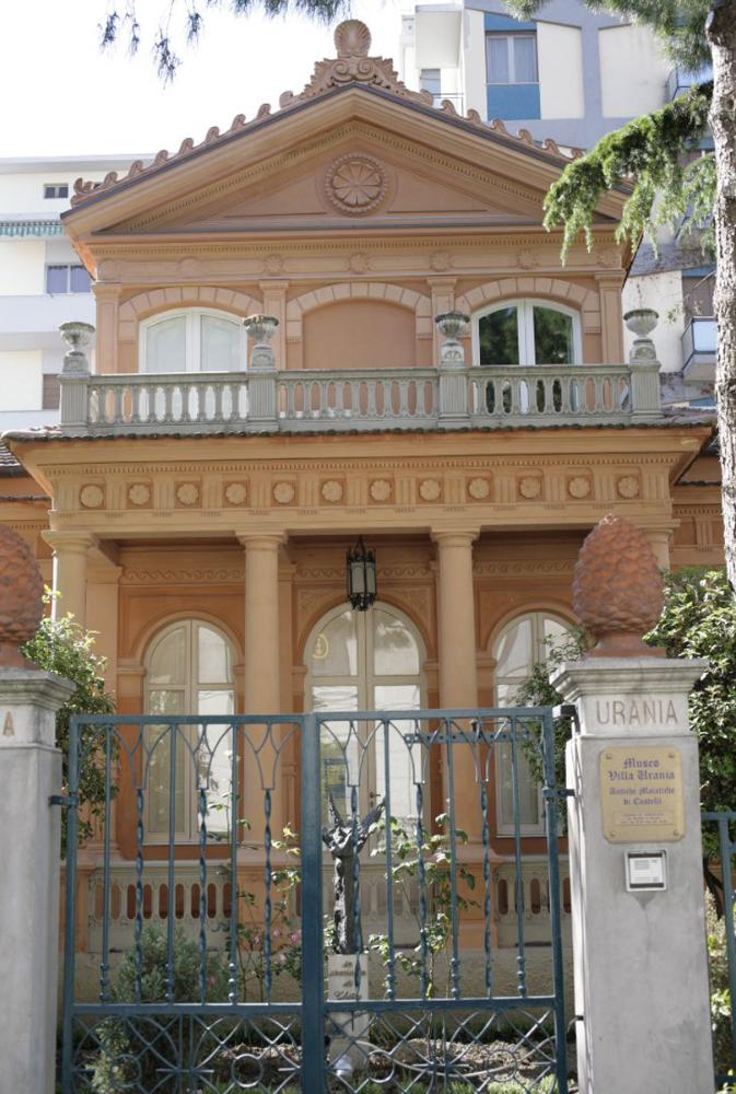 Museo Villa Urania - Antiche maioliche di Castelli  Pescara