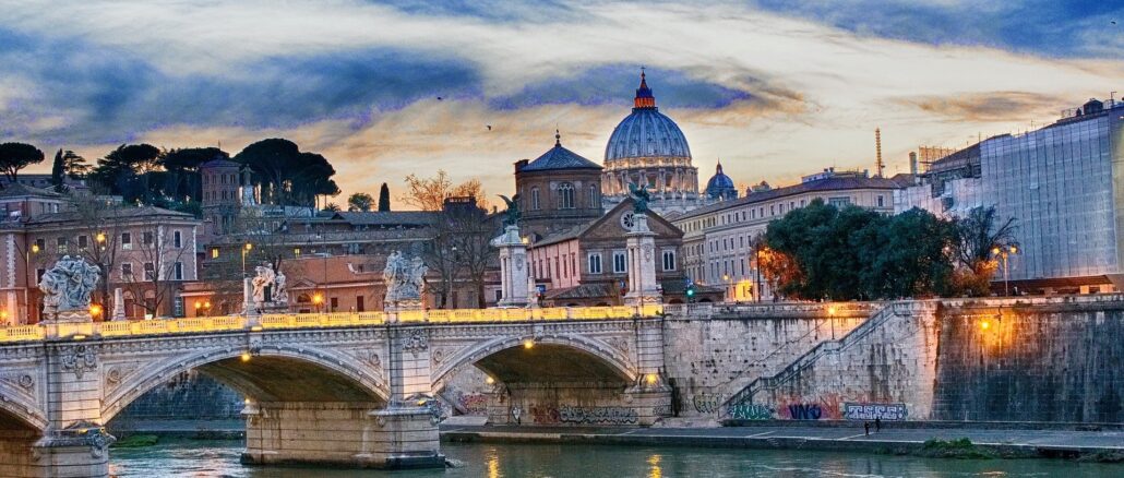 Scorcio di Roma, dal Tevere - Foto di Booth Kates