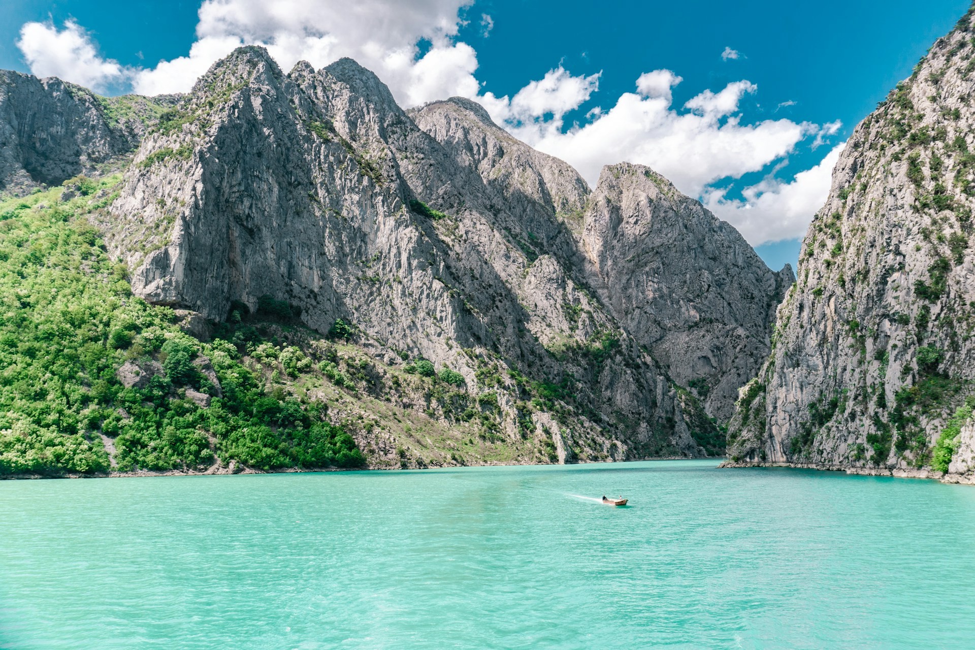 Komani Lake, Albania - Foto di Johnny Africa U